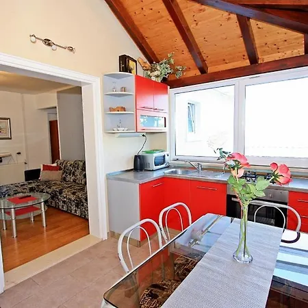 With Pool * 波斯蒂勒