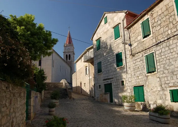 With Pool 포스티라