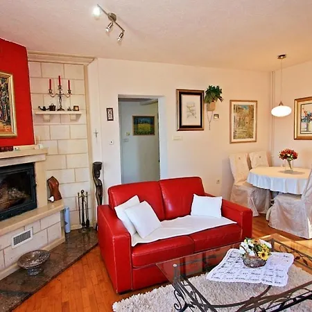 With Pool Hébergement de vacances Kuciste