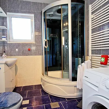 With Pool Hébergement de vacances *