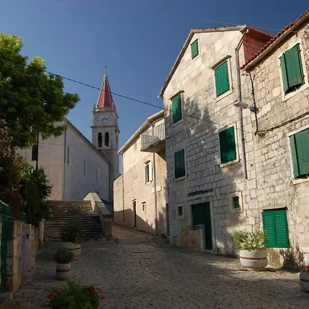 With Pool פוסטיר