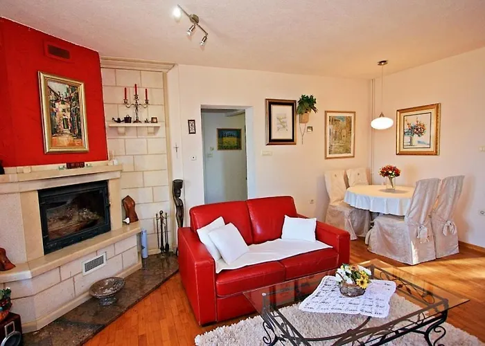 With Pool בית נופש פוסטיר